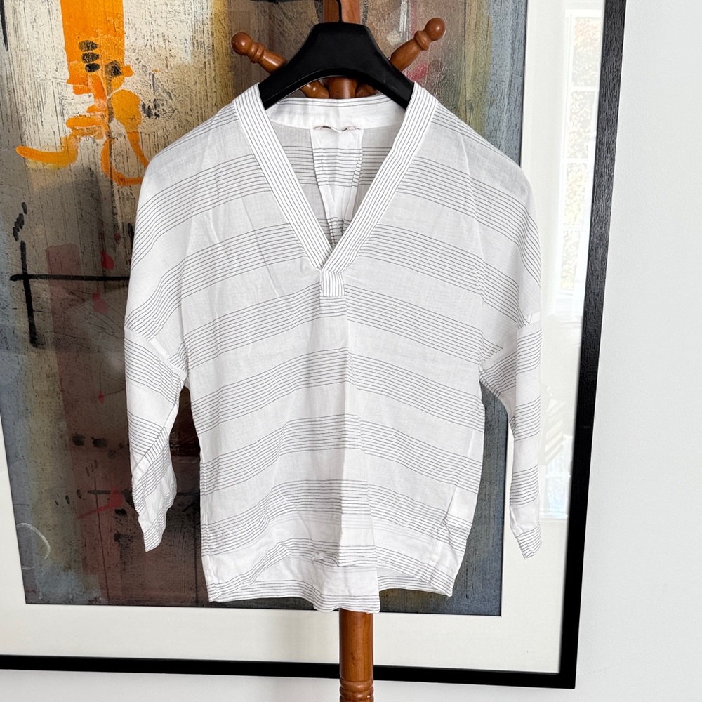 GAP Women’s V-Neck Top